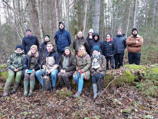 DemoSite Seminar on Sustainable Forestry: picture of the team in the forest